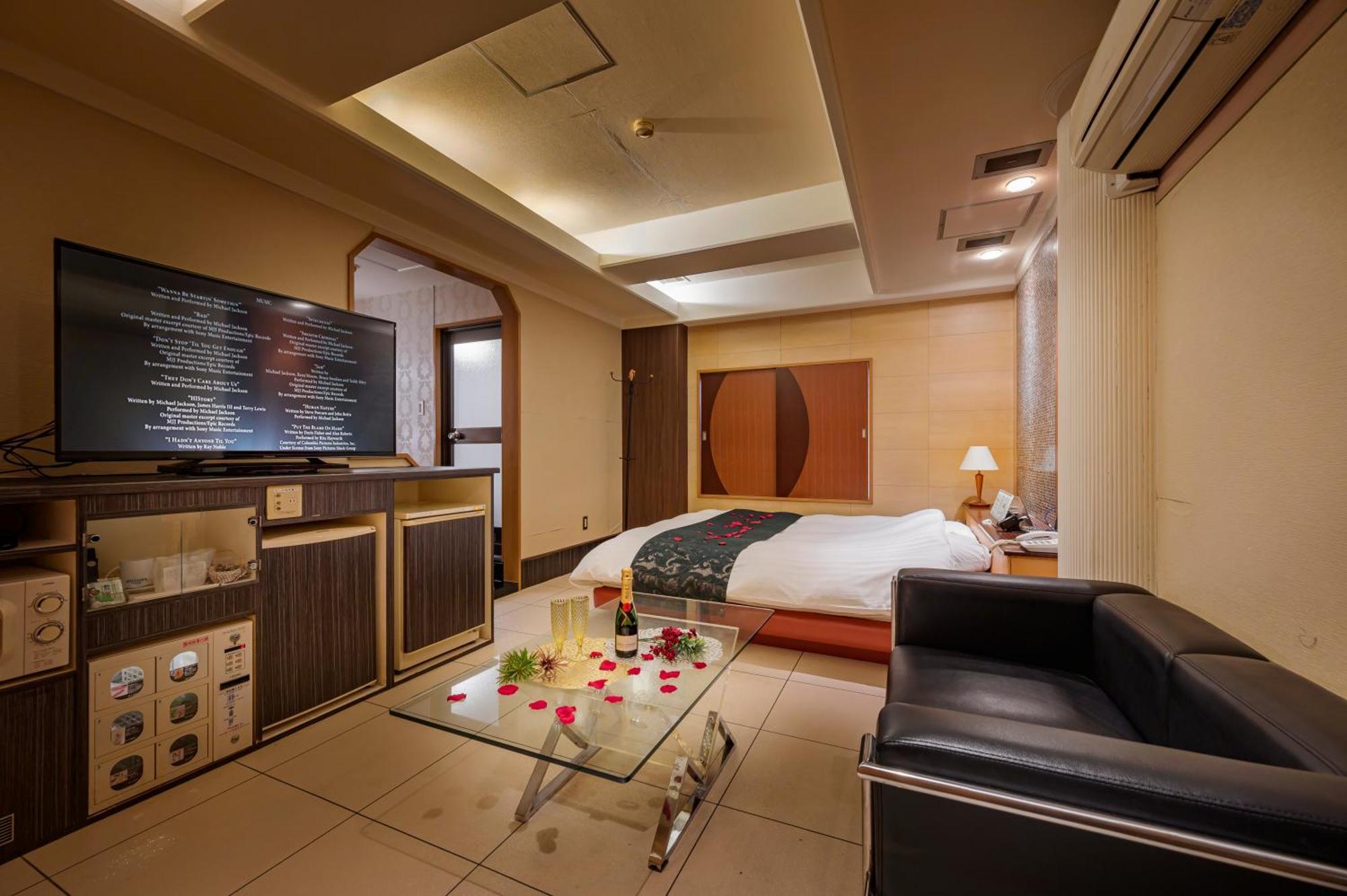 Hotel Mobilia (Adults Only) Tsurugashima 外观 照片